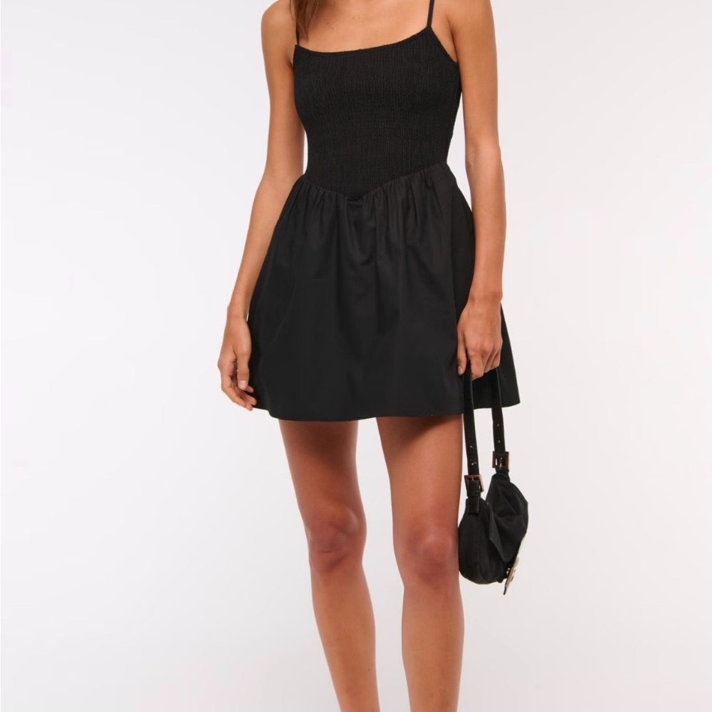 Abercrombie & Fitch Sydney smocked dipped waist mini black NWT XS